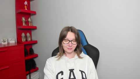 Zoe online show from May 13, 5:49 am