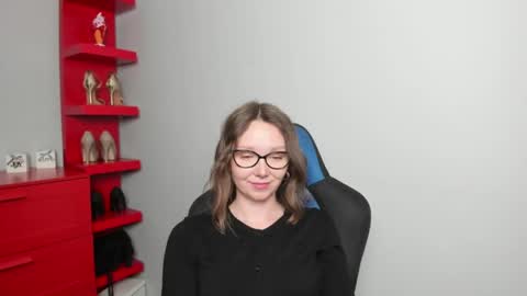 Zoe online show from May 15, 6:53 am