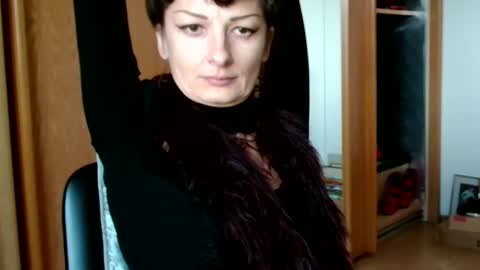 Snapshot of bebacksooon chatting on November 24, 1:44 pm Raluca online show from November 24, 1:44 pm