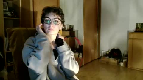 Snapshot of bebacksooon chatting on December 19, 6:04 pm Raluca online show from December 19, 6:04 pm