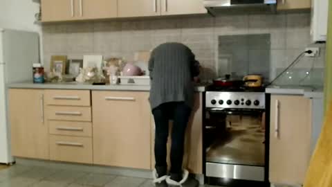 Snapshot of bebacksooon chatting on January 5, 5:27 pm Raluca online show from January 5, 5:27 pm