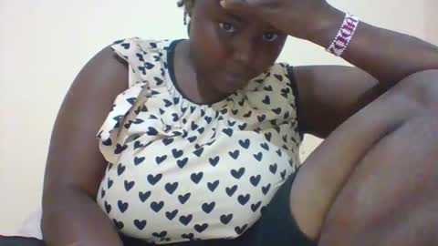 Snapshot of bebswee21 chatting on January 12, 2:44 pm bebswee21 online show from January 12, 2:44 pm