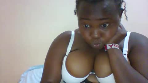 Snapshot of bebswee21 chatting on January 18, 5:06 pm bebswee21 online show from January 18, 5:06 pm