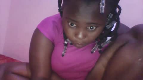 Snapshot of bebswee21 chatting on February 6, 6:44 pm bebswee21 online show from February 6, 6:44 pm