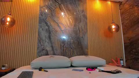 beca online show from December 3, 11:52 am