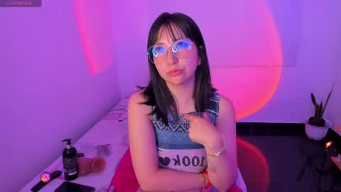 Snapshot of becca_be_ chatting on June 5, 6:52 am Becca is here online show from June 5, 6:52 am