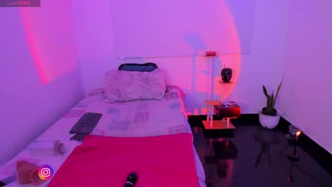 Snapshot of becca_be_ chatting on June 9, 4:35 am Becca is here online show from June 9, 4:35 am