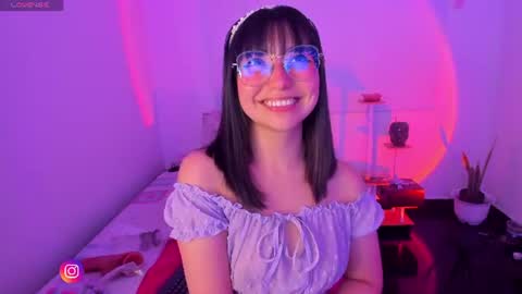 Snapshot of becca_be_ chatting on June 12, 5:17 am Becca is here online show from June 12, 5:17 am