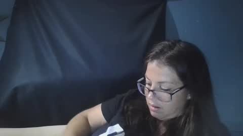 Snapshot of beccabee37 chatting on September 23, 2:14 am beccabee37 online show from September 23, 2:14 am