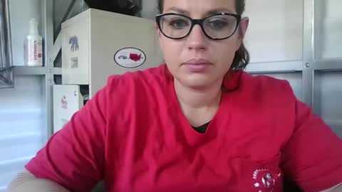 beccabee37 online show from February 9, 6:56 pm