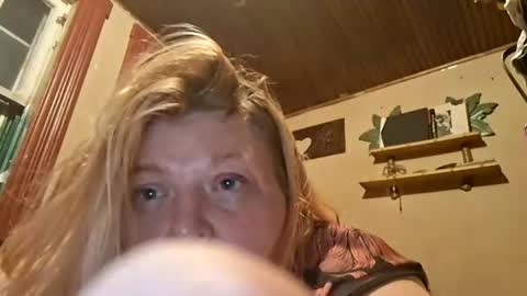 Snapshot of beccadream420 chatting on August 1, 8:13 am beccadream420 online show from August 1, 8:13 am