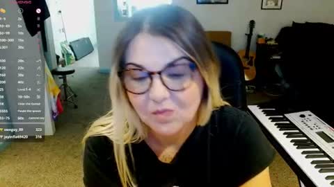 Snapshot of beccalubov chatting on July 30, 6:18 pm Becca Lubov online show from July 30, 6:18 pm