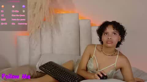 Beecckkkaaa online show from March 20, 2:11 pm