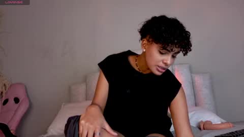 Snapshot of beckablue chatting on April 17, 2:42 pm Beecckkkaaa online show from April 17, 2:42 pm