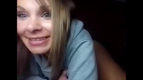 Snapshot of becky2994 chatting on December 2, 6:52 am BECKY BOO online show from December 2, 6:52 am