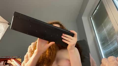 Snapshot of becky_baker chatting on September 18, 12:51 pm Lisa guys sorry I have problems with electricity in my city....guys please give me time I will solve all the problems online show from September 18, 12:51 pm