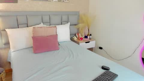 becky love7 online show from December 23, 3:48 am