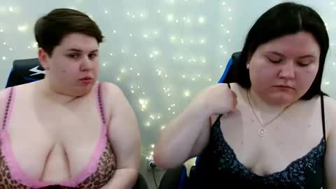 BeckyAndEllen online show from May 3, 11:27 am