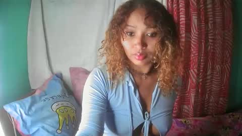 Snapshot of beckyfamex chatting on September 12, 9:31 am BeckyFamex online show from September 12, 9:31 am