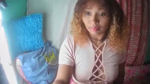 Snapshot of beckyfamex chatting on September 22, 7:54 am BeckyFamex online show from September 22, 7:54 am