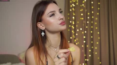 Melissa online show from October 28, 3:14 pm