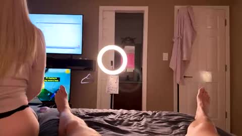 bedroom_peephole online show from May 15, 2:51 am