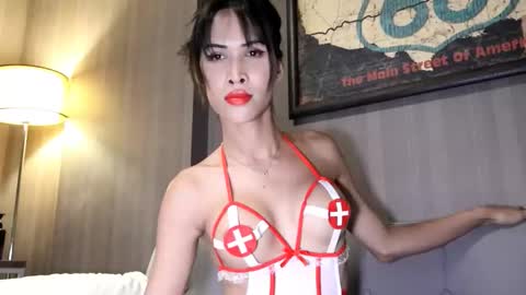bee_thai online show from May 5, 3:31 pm