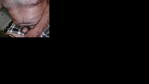 Snapshot of beefstewies69 chatting on November 5, 7:41 am Stewie online show from November 5, 7:41 am