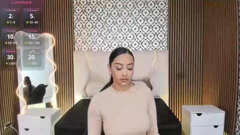 BELLA online show from November 11, 2:06 pm