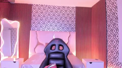 Snapshot of beella_tay1 chatting on March 30, 11:33 am BELLA online show from March 30, 11:33 am