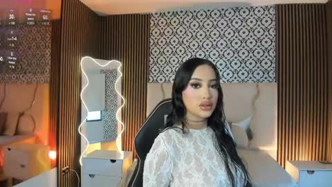 BELLA online show from May 6, 11:37 am