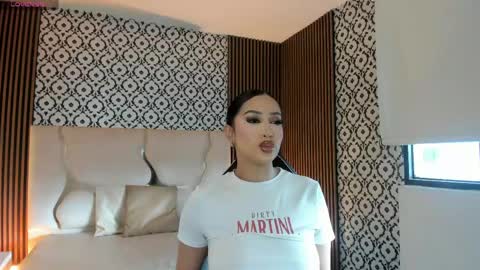BELLA online show from May 7, 12:10 pm