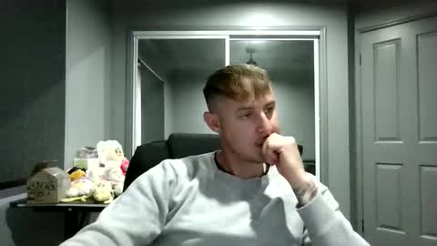 Snapshot of beelzebubxo chatting on October 14, 2:23 am beelzebubxo online show from October 14, 2:23 am