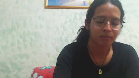 Snapshot of beentage chatting on December 18, 4:31 am Alex online show from December 18, 4:31 am