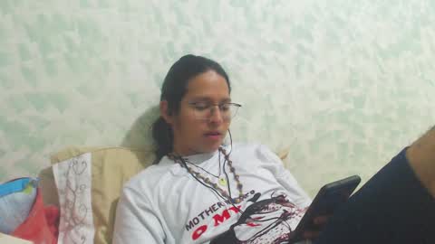 Snapshot of beentage chatting on December 20, 5:14 am Alex online show from December 20, 5:14 am