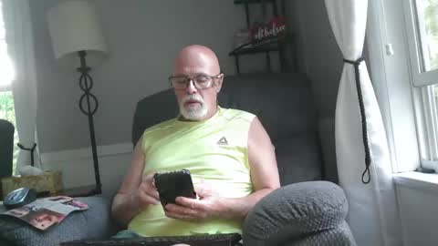beep_b33p online show from May 12, 11:24 pm