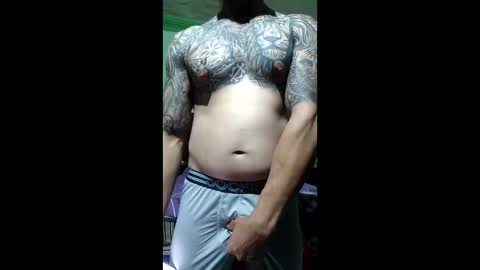 Snapshot of beibyleon69 chatting on April 13, 5:46 am beibyleon69 online show from April 13, 5:46 am