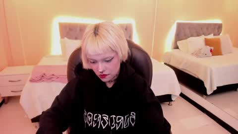 Bela online show from April 24, 1:57 pm