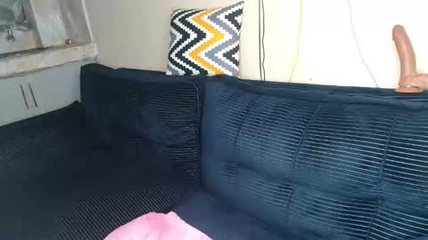 Snapshot of bela_violet chatting on December 23, 6:00 am bela_violet online show from December 23, 6:00 am