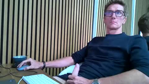 Snapshot of belami_france chatting on September 18, 11:45 am SexFriendFrance online show from September 18, 11:45 am