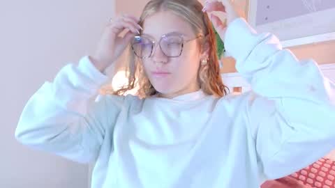 Snapshot of belamiller chatting on September 20, 11:33 am BELA online show from September 20, 11:33 am