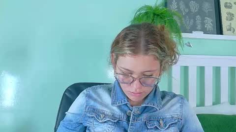 Snapshot of belamiller chatting on October 9, 11:41 am BELA online show from October 9, 11:41 am