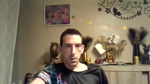 Snapshot of belgianboy33 chatting on December 2, 5:37 am Dreamcock online show from December 2, 5:37 am