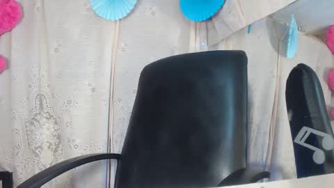 Snapshot of belinda_luna_ chatting on December 5, 3:04 am modelo independiente online show from December 5, 3:04 am