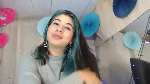 Snapshot of belinda_luna_ chatting on December 9, 12:45 am modelo independiente online show from December 9, 12:45 am
