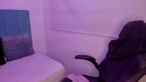 Bella online show from September 26, 4:00 pm