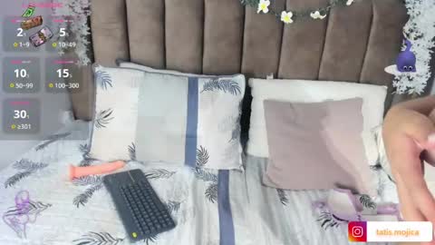 Snapshot of bella13_ chatting on March 31, 8:53 pm bella13_ online show from March 31, 8:53 pm