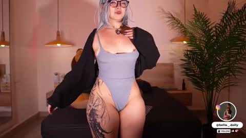    online show from November 12, 11:32 am