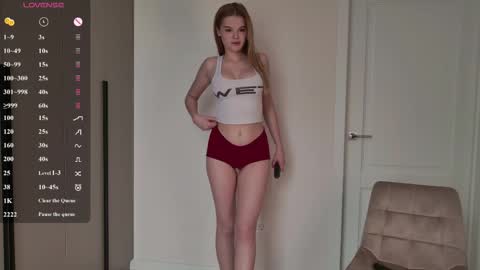 Hi I am Bella online show from May 8, 3:34 am