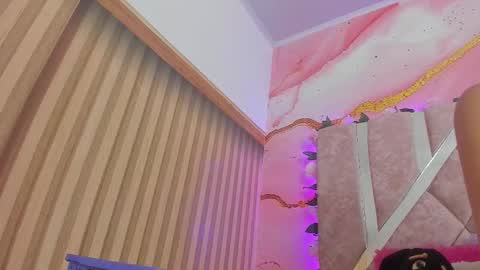 Melanie  online show from February 3, 10:42 am